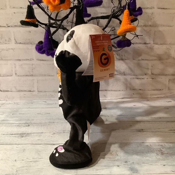 GEMMY Animated Halloween Dancing & Singing Skeleton - Picture 5 of 6